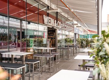 austria/vienna/hietzing/bar/wein-co-wien-hietzing-weinbar-shop