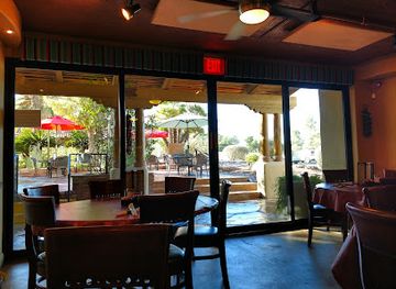 arizona/saguaro-national-park/bar/poco-moms-cantina