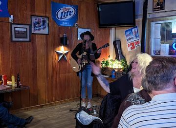 iowa/backbone-state-park/bar/leroys