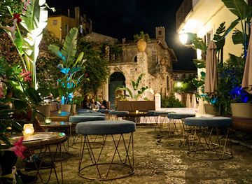 italy/sicily/bar/chapeau-cocktail-bar