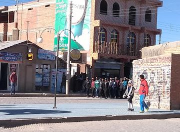 bolivia/uyuni/bar/breakfast-nonis