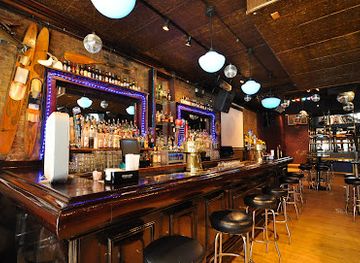 illinois/chicago/gold-coast/bar/she-nannigans