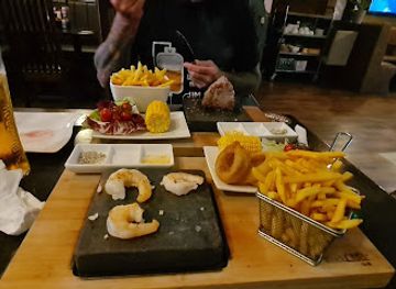 jersey/st-catherine-s-breakwater/bar/the-daily-globe-wine-bar-eaterie