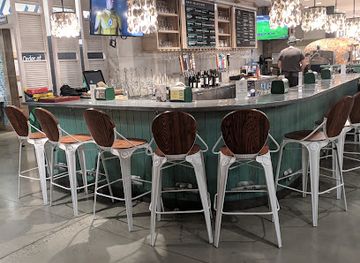 florida/destin-beach/bar/lucky-catch-bar-bites