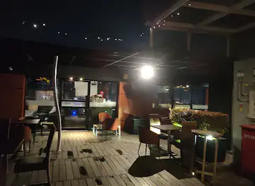 SKY LOUNGE