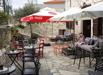 Marikkou pou ta Lefkara - Local Coffee Shop