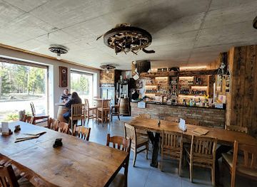 slovakia/dolina/bar/u-sura