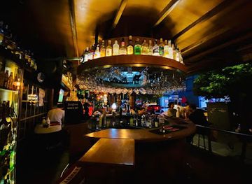 The Harp Irish Pub