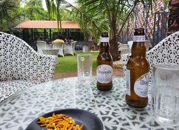 india/kochi/bar/half-moon-lounge-bar