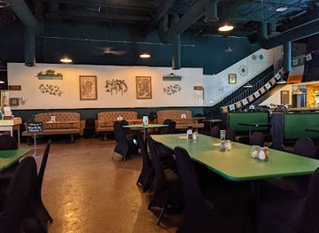 arizona/havasu-falls/bar/four-clovers-restaurant