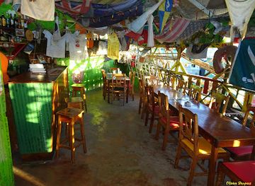 saint-vincent-and-the-grenadines/petit-st-vincent/bar/robert-righteous-and-de-youths