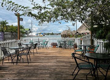 guatemala/rio-dulce/bar/restaurante-ranchon-mary