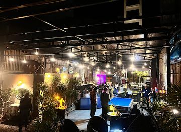 vietnam/cat-ba-island/bar/the-hang-out-bar