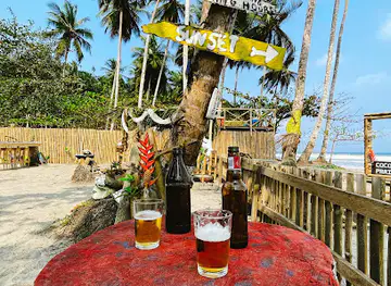 COCONUT'S BAR