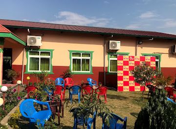 nepal/chitwan-valley/bar/bar-pipal-party-palace