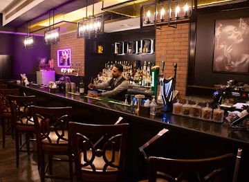 united-arab-emirates/western-region-al-dhafra/bar/hoods-resto-bar