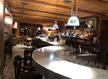 switzerland/geneva/carouge/bar/qu-importe