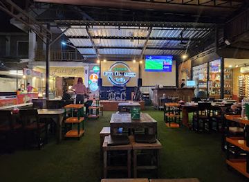 laos/plain-of-jars/bar/fullmoon-karaoke