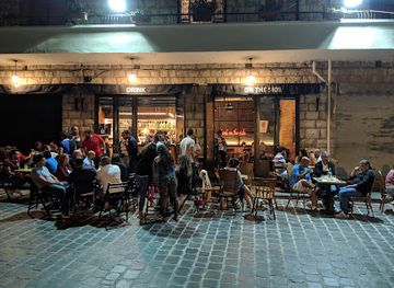 lebanon/south-lebanon/bar/drink-on-the-side
