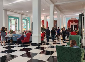 west-virginia/greenbrier-river-trail/bar/the-main-dining-room-at-the-greenbrier