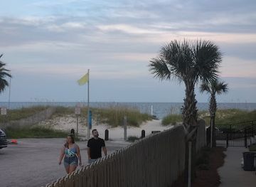alabama/alabama-coastal-birding-trail/bar/bahama-bob-s-beach-side-cafe