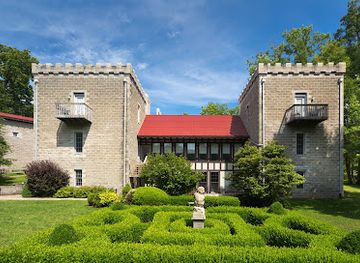 ohio/hocking-hills/bar/ravenwood-castle
