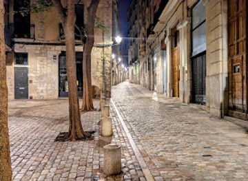 spain/girona/barri-vell-old-town/bar/bau-bar