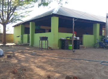 zambia/south-luangwa-national-park/bar/pa-mfumu-chills-grills