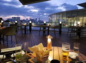 japan/tokyo/odaiba/bar/grillogy-bar-and-grill