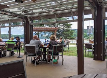 maryland/rocky-gap-state-park/bar/signatures-bar-grill