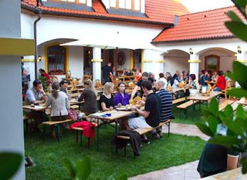 austria/weinviertel/bar/weingut-hirschbuchler-heuriger-gastezimmer