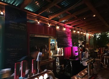 canada/quebec/bar/la-cour-arriere-du-festibiere