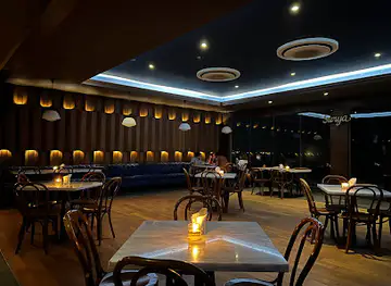 SE7EN Lounge & Bar Mantos
