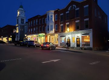 connecticut/mohawk-mountain-ski-area/bar/the-village-restaurant