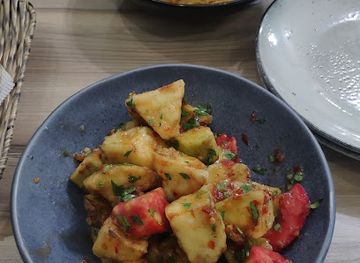 kyrgyzstan/chatyr-kul-lake/bar/tash-rabat