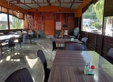 pakistan/northern-areas/bar/hunza-snack-bar