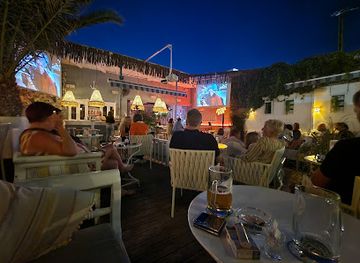 greece/santorini/kamari/bar/albatross