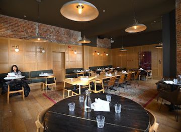 canada/okanagan/bar/the-clarendon-tavern