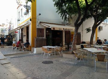 portugal/cascais/bar/la-bodeguita-drinks-tapas-shisha