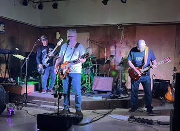 indiana/hoosier-national-forest/bar/village-inn