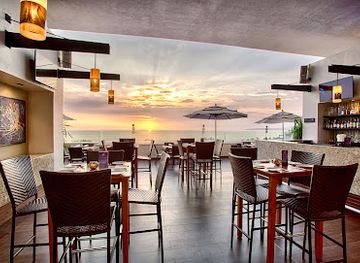 mexico/pacific-coast/bar/insu-sky-bar