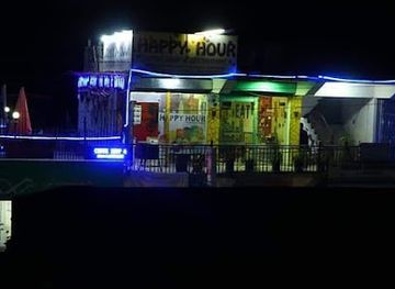 pakistan/karakoram-highway/bar/happy-hour