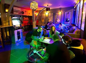 israel/southern-district/bar/roots-bar-kitchen