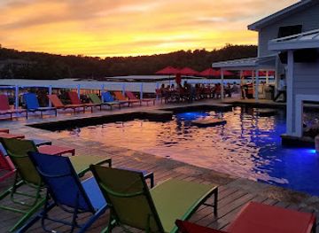 missouri/mark-twain-national-forest/bar/boathouse-lakeside-bar-grill