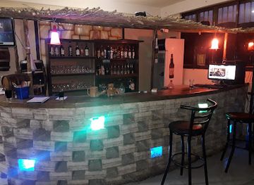 bolivia/uyuni/bar/v8pubrestaurant