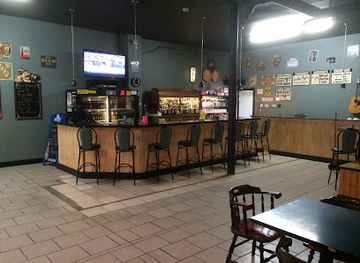 canada/acadian-peninsula/bar/lou-s-pub