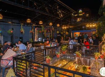 nepal/pokhara/sarangkot/bar/longest-bar