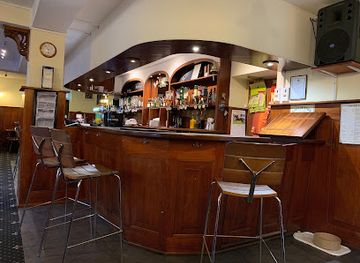 guernsey/grandes-rocques/bar/la-couture-inn