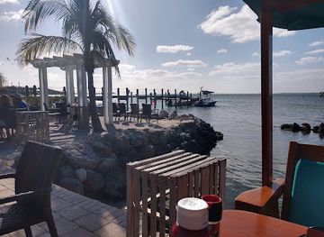 florida/islamorada/bar/mm-88-tiki-bar