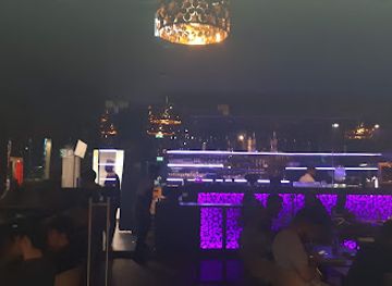 austria/vienna/liesing/bar/leone-lounge-more